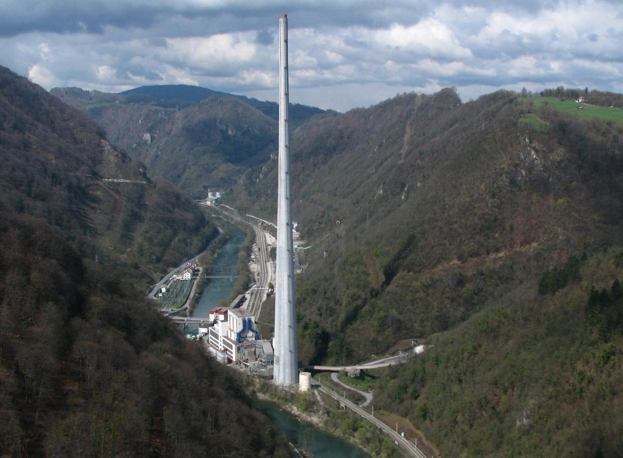 V Trbovljah ulična razstava o najvišjem dimniku v Sloveniji