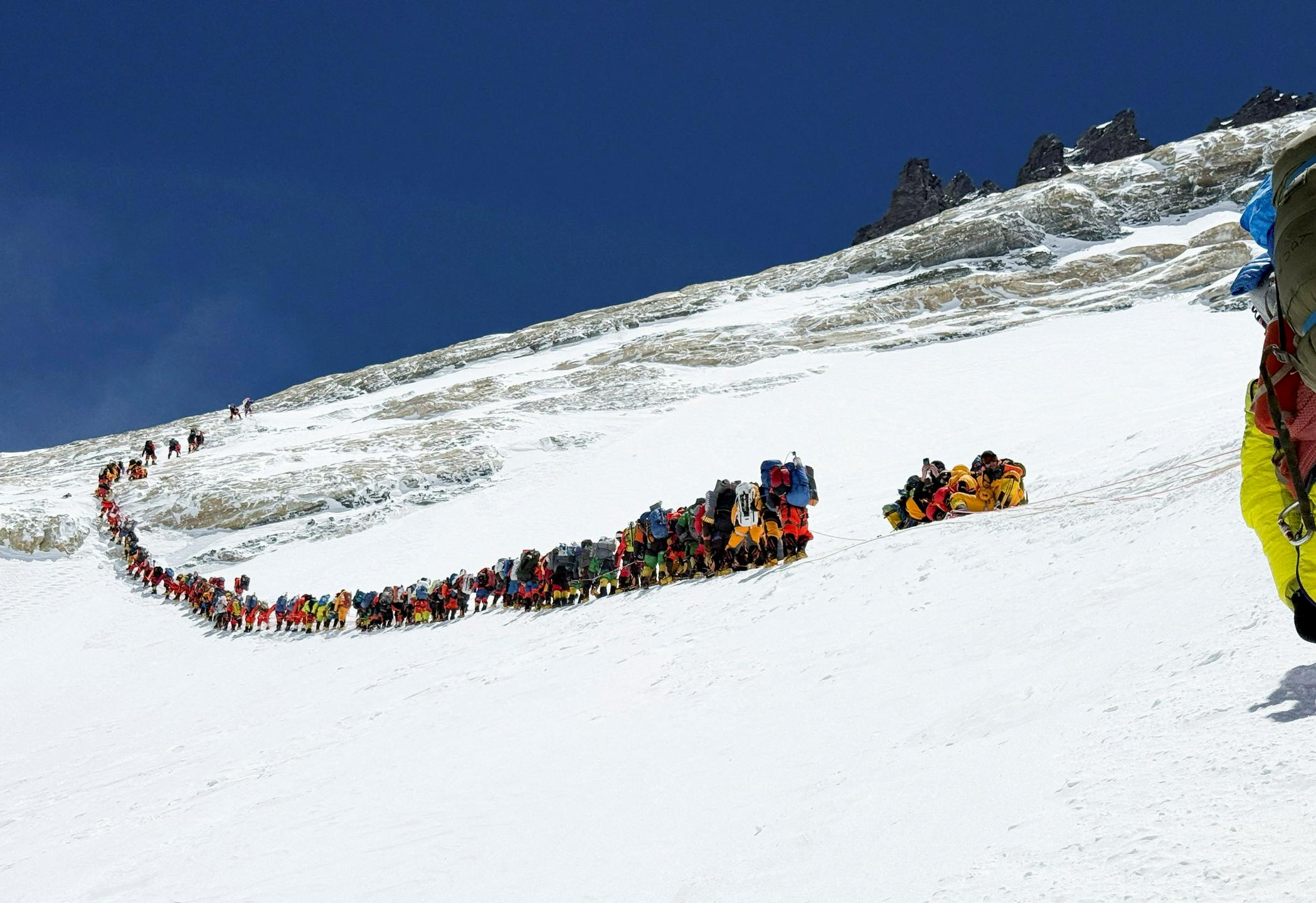 Mount Everest v letošnji sezoni osvojilo rekordno število plezalcev