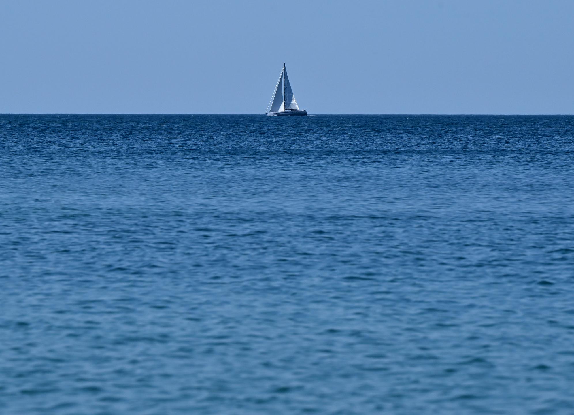 V trčenju katamarana in jadrnice med otokoma Brač in Šolta trije mrtvi