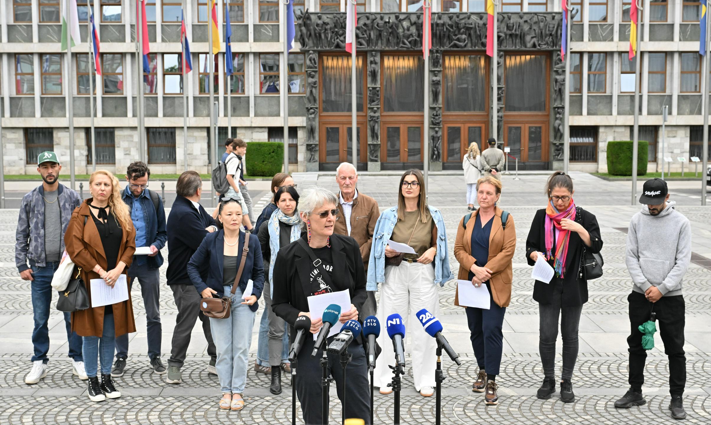 "Tujci so ponovno postali izgovor za preusmerjanje pozornosti od številnih težav lokalne samouprave"