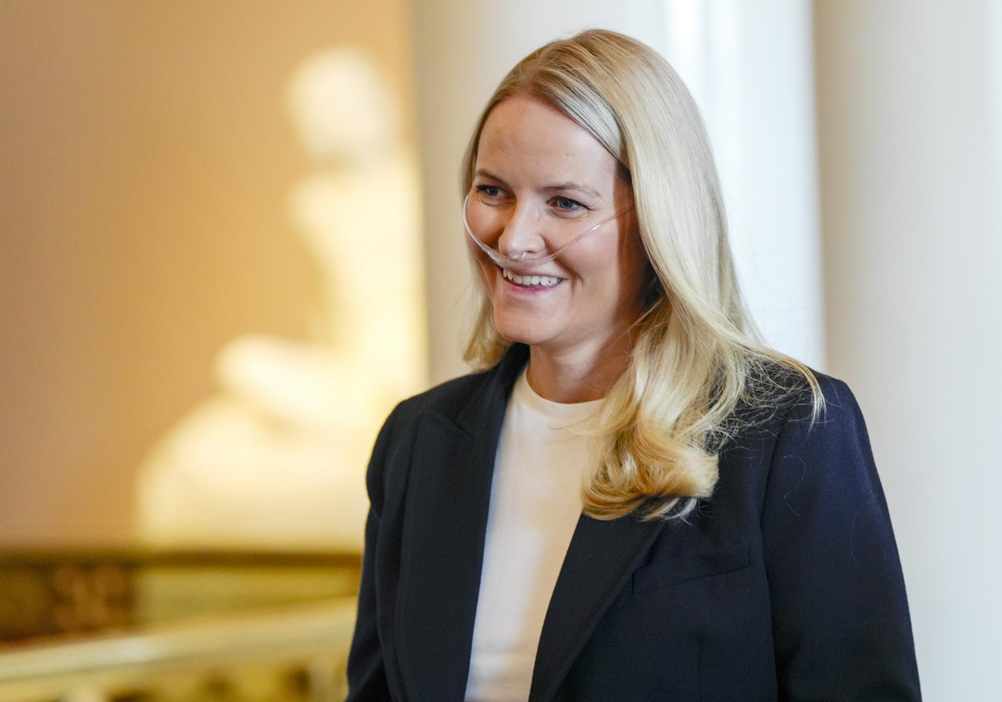 Norveška princesa Mette-Marit uspešno prestala presaditev pljuč