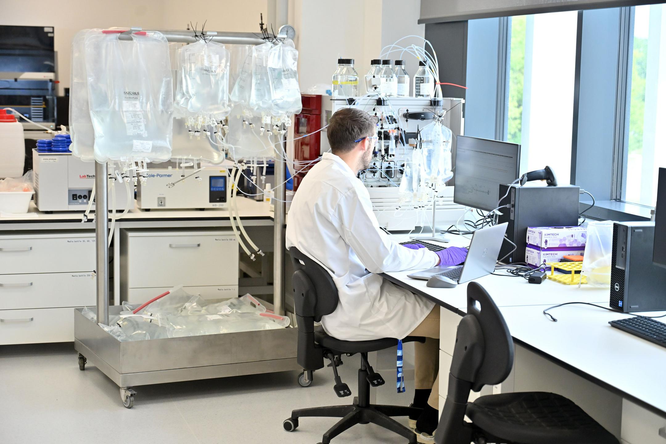Družba Sandoz v Ljubljani odprla center za razvoj bioloških zdravil