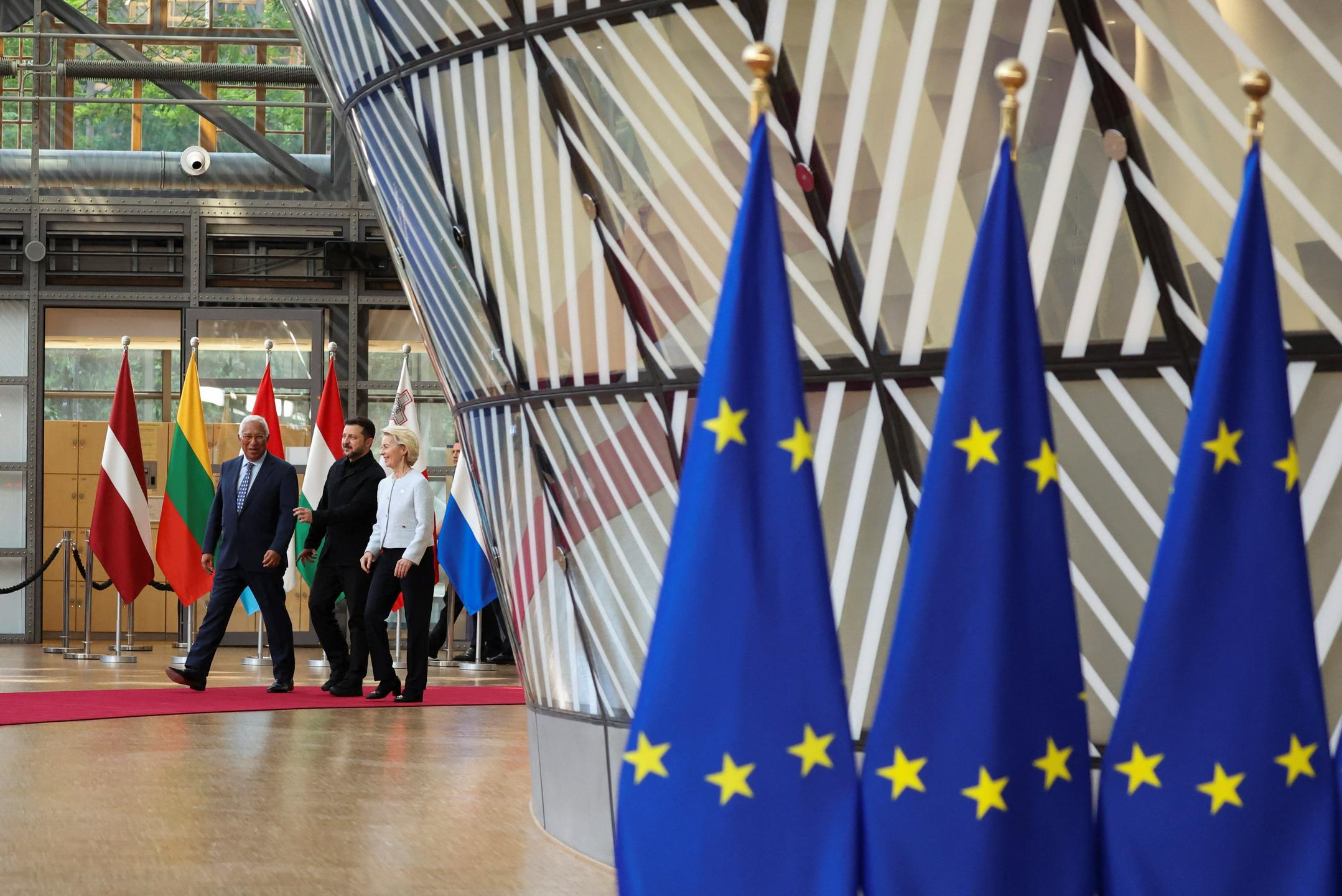 Voditelji EU-ja pozdravili začetek pristopnih pogajanj z Ukrajino
