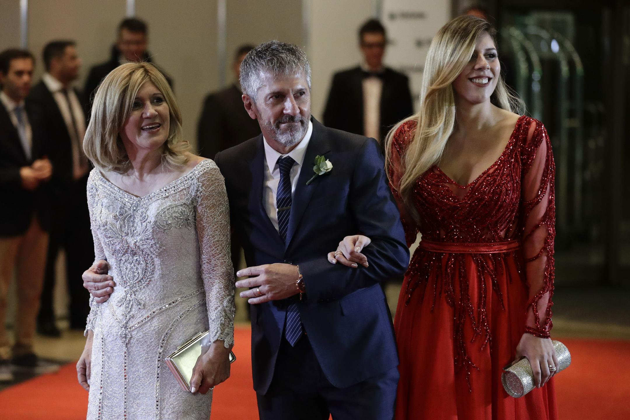 Voditeljica, ki je razglasila smrt Messijevega očeta, se je opravičila in dala odpoved