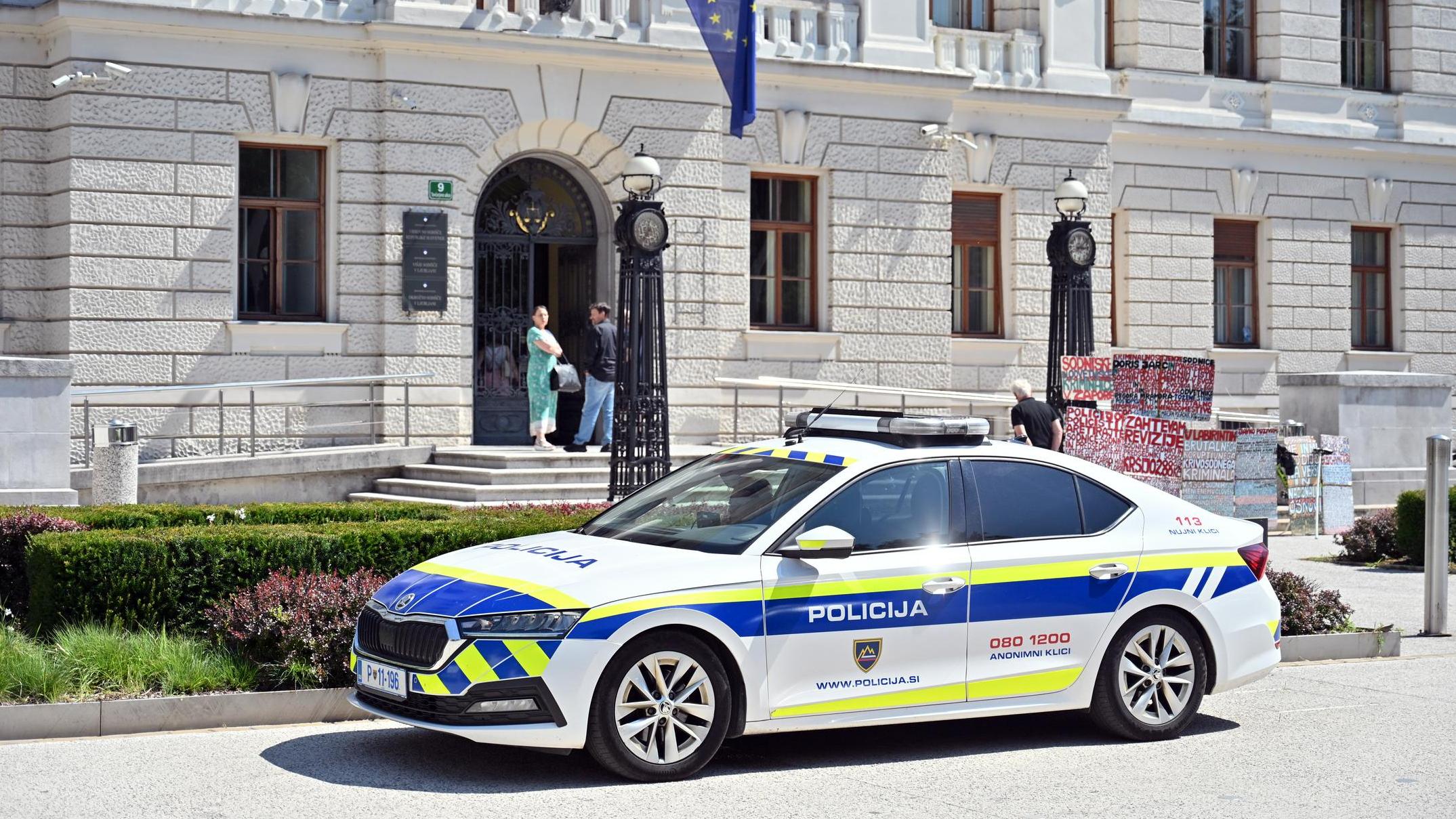 Anonimne grožnje z bombo na več slovenskih sodiščih so se po pregledu stavb izkazale za lažne