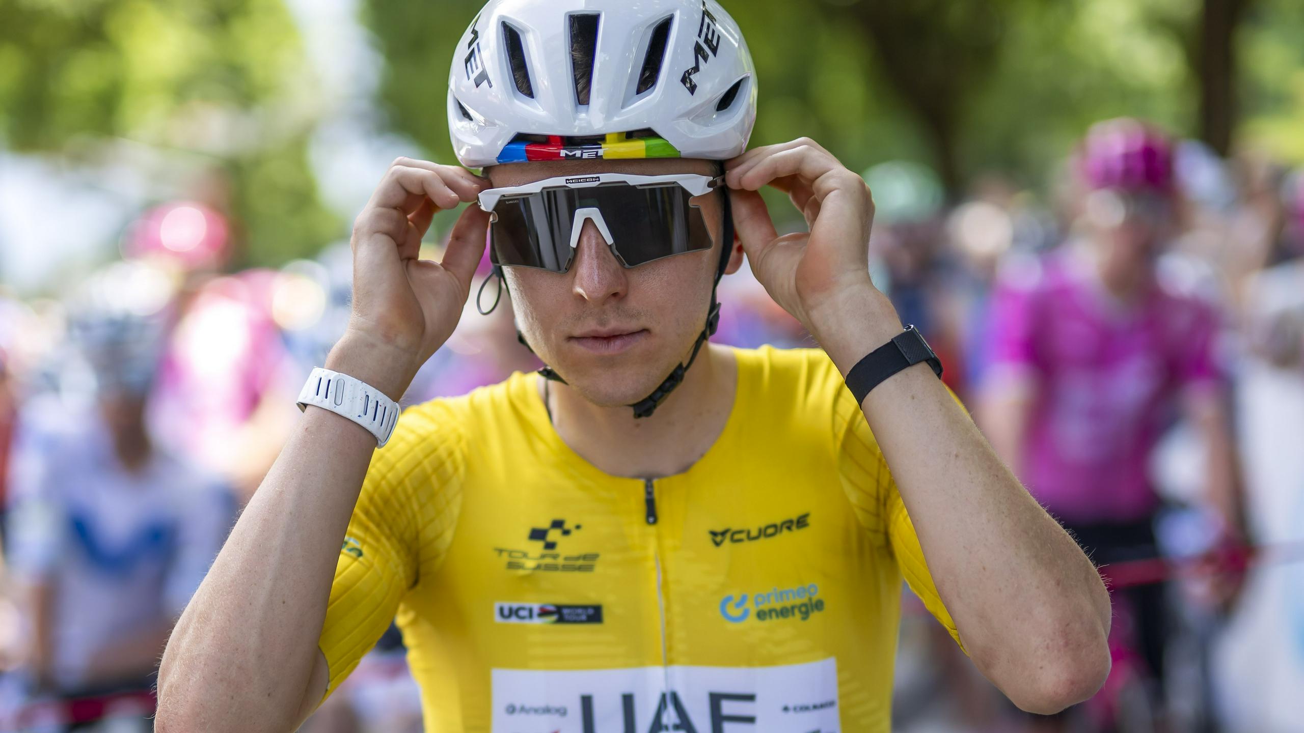 Today's event is a time trial. Roglič on the track at 16:48, Pogačar at 17:02