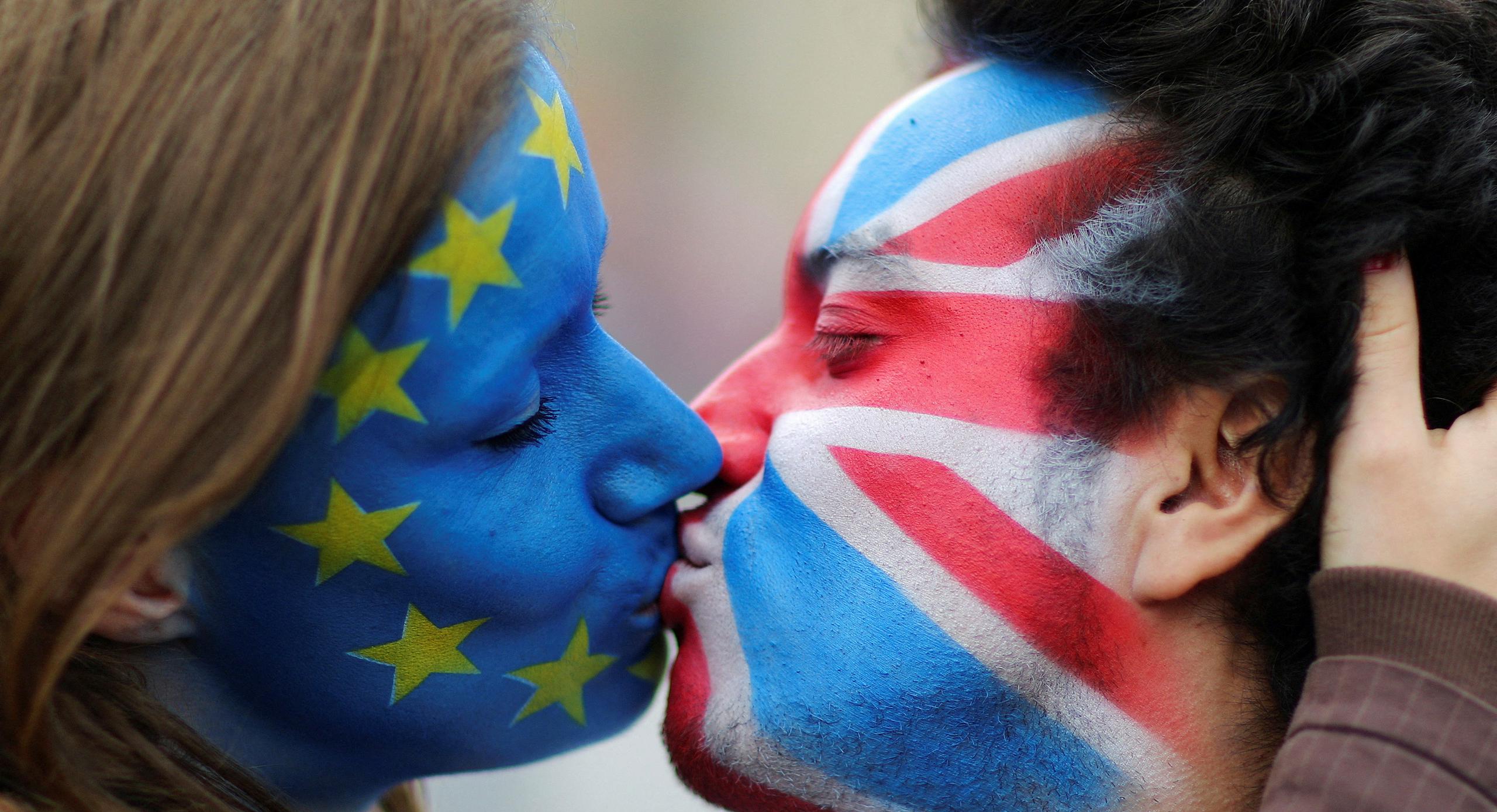 Deset let od brexita – gospodarstvo šepa, politične razmere kaotične, obžalovanje raste