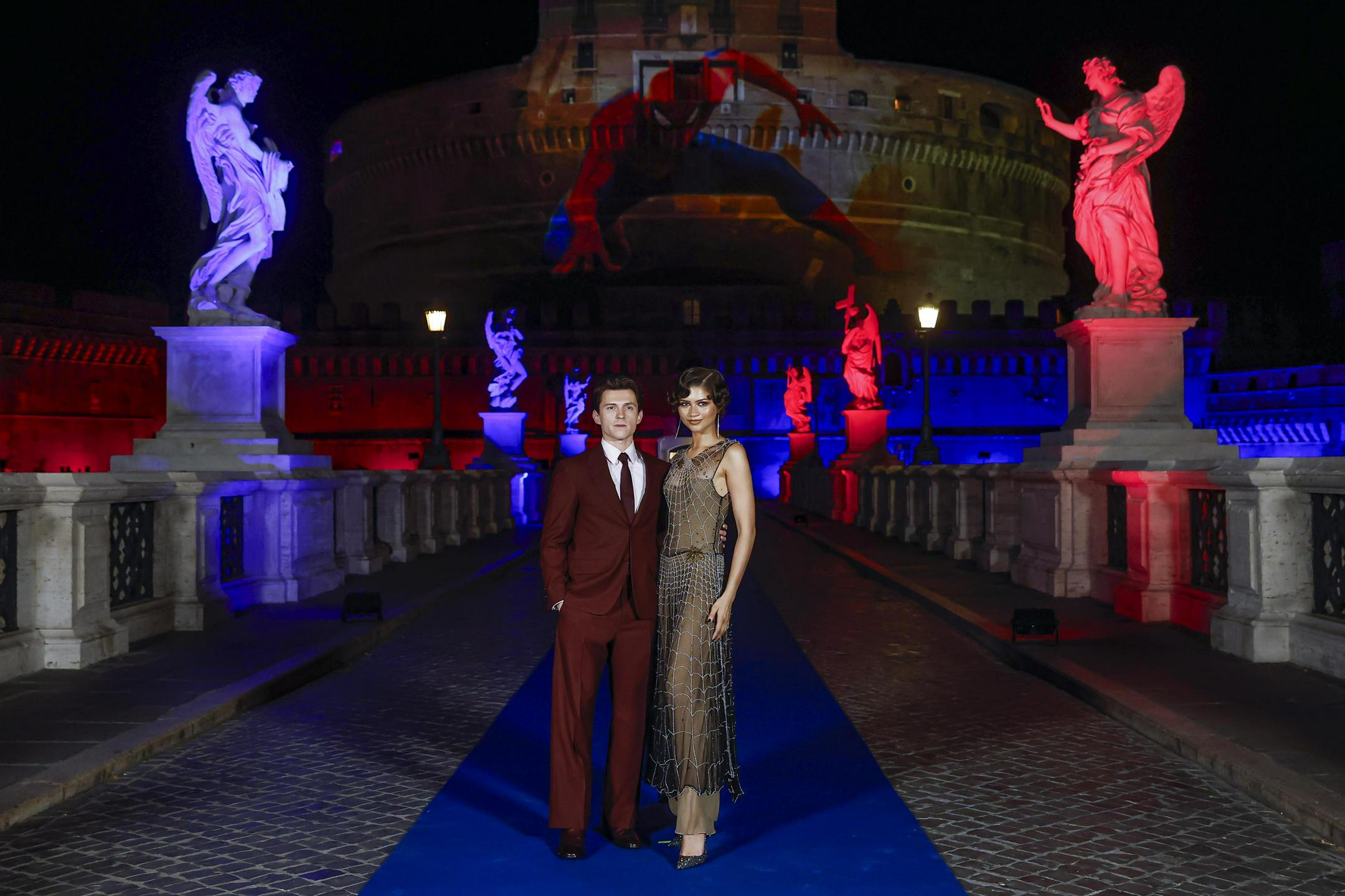 Zendaya in Tom Holland na poročnem slavju za več kot pol milijona evrov: "Telefone stran"