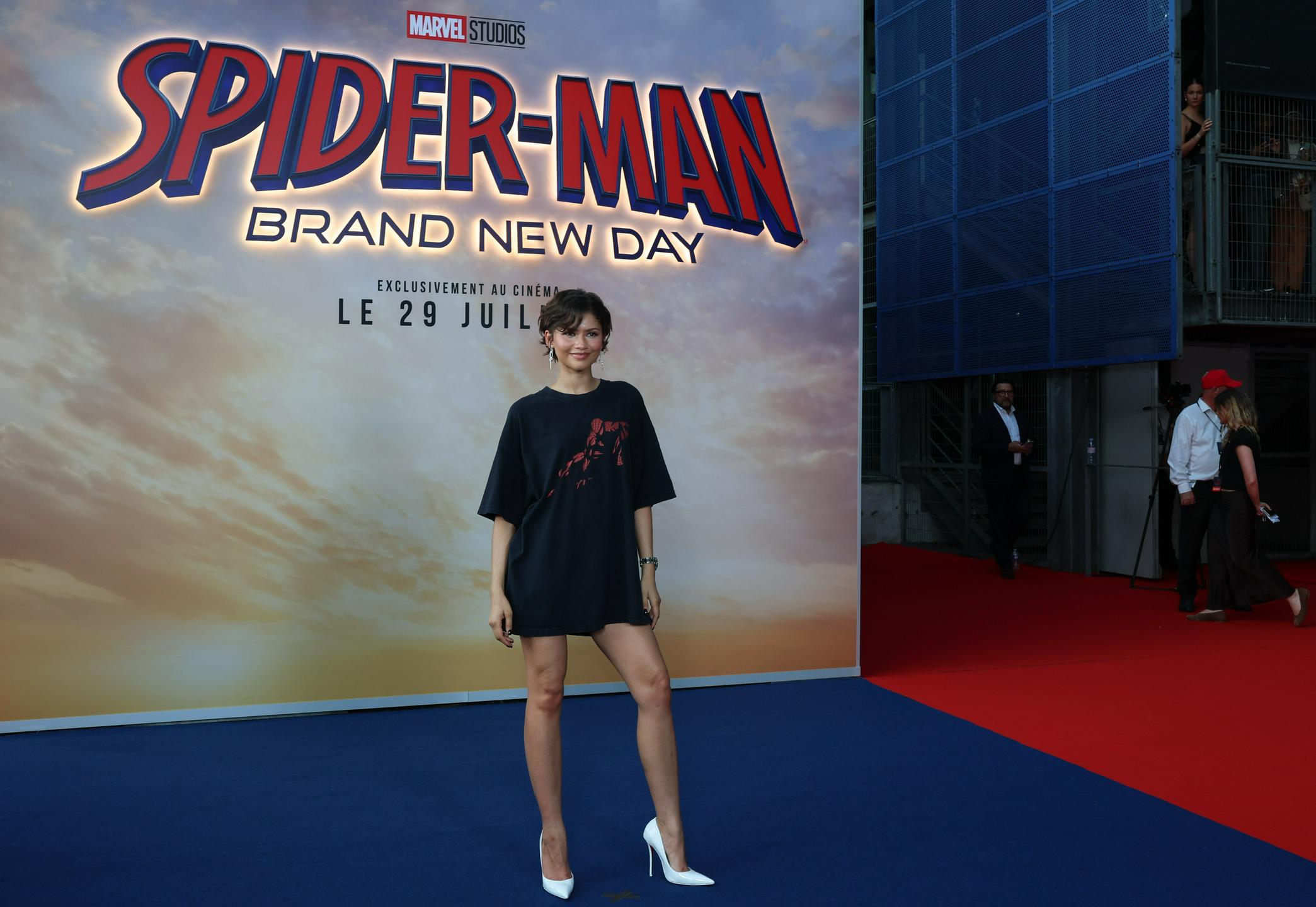 Zendaya navdušila v vintage majici z eBaya za 35 dolarjev na promociji novega filma v Parizu