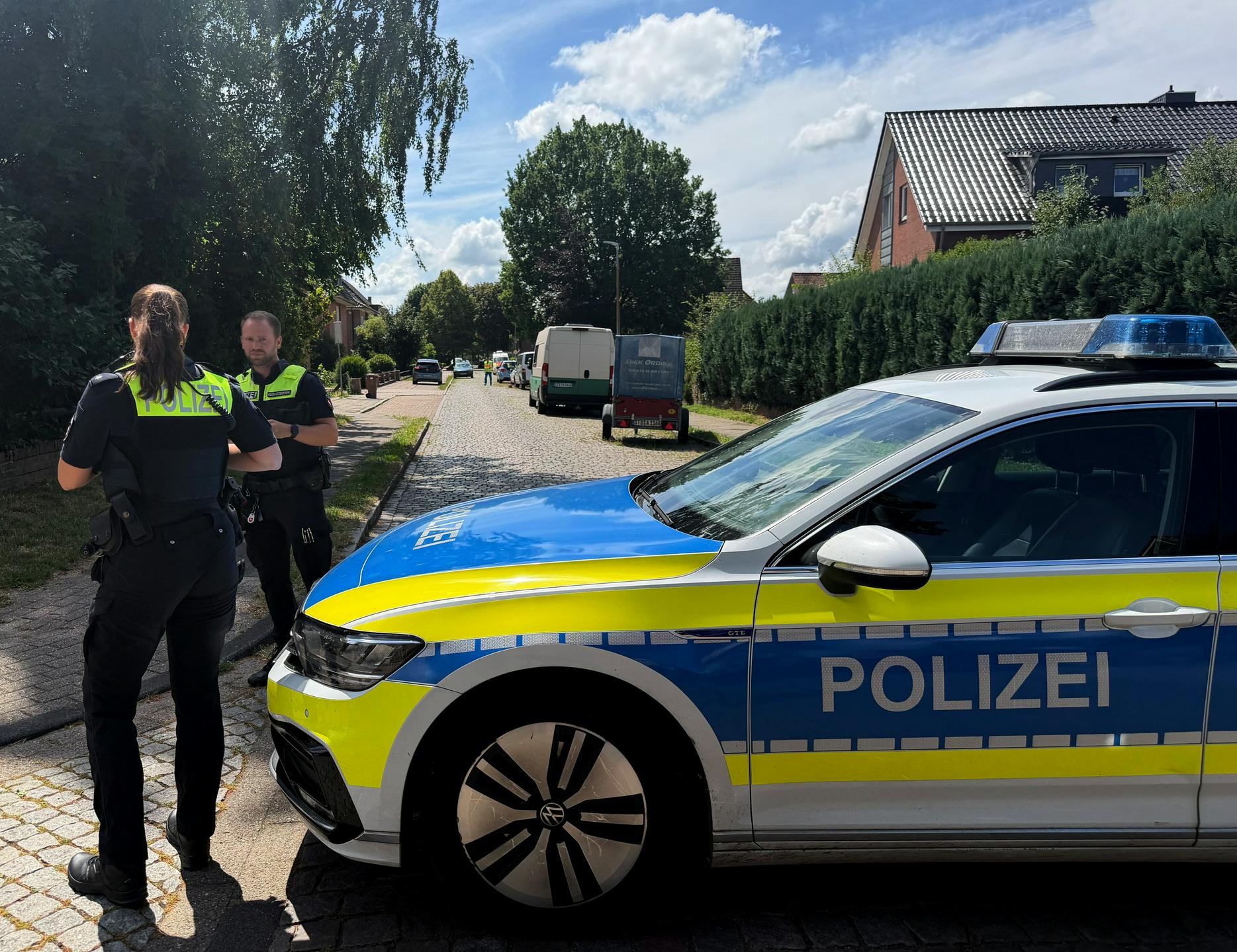 V streljanju na severu Nemčije ubitih šest ljudi. Policija je pridržala osumljenca.