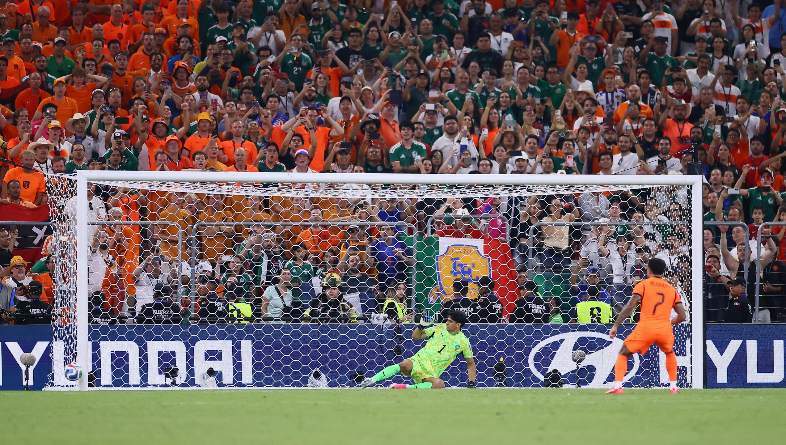 Koeman: Če bi zdržali s petimi branilci, bi me zdaj hvalili
