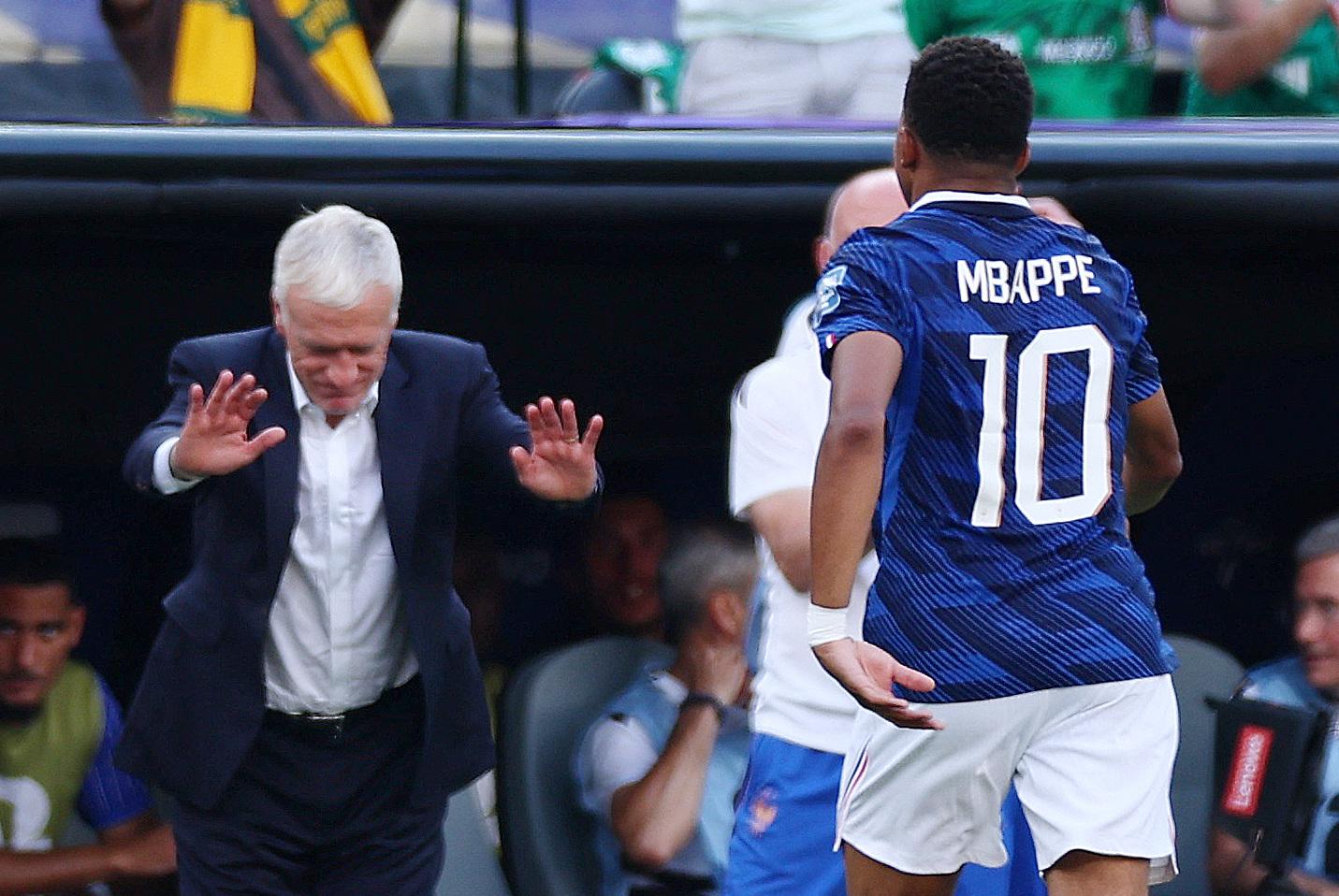 Mbappe podrl rekord in z gesto ganil selektorja Deschampsa