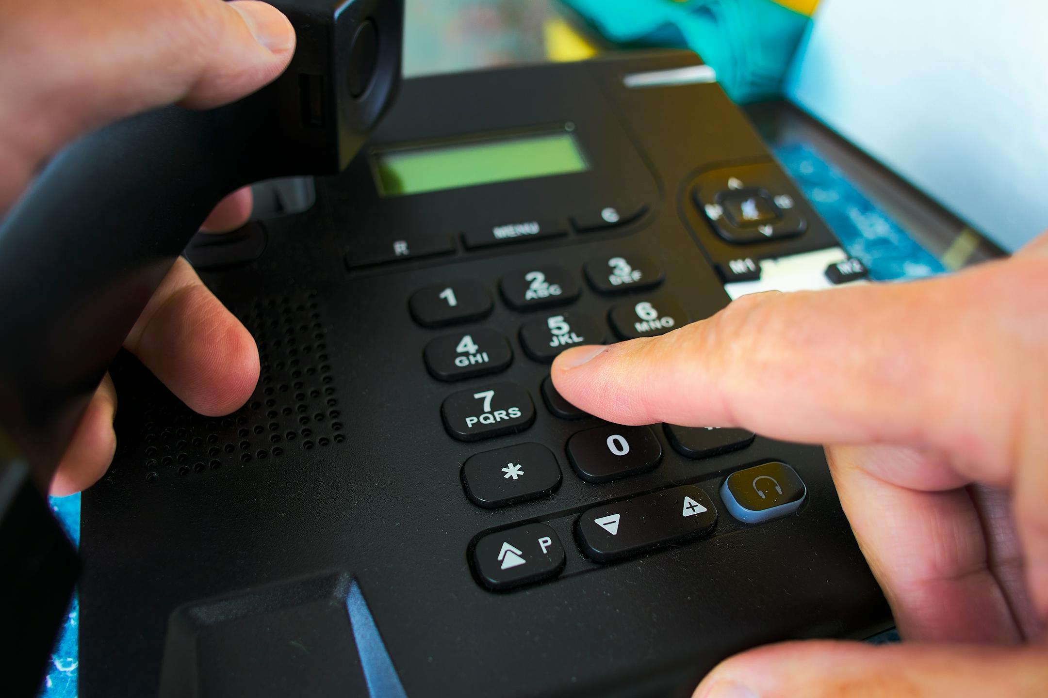 "Nasvidenje." Finska po skoraj 150 letih ukinja analogno telefonsko omrežje.