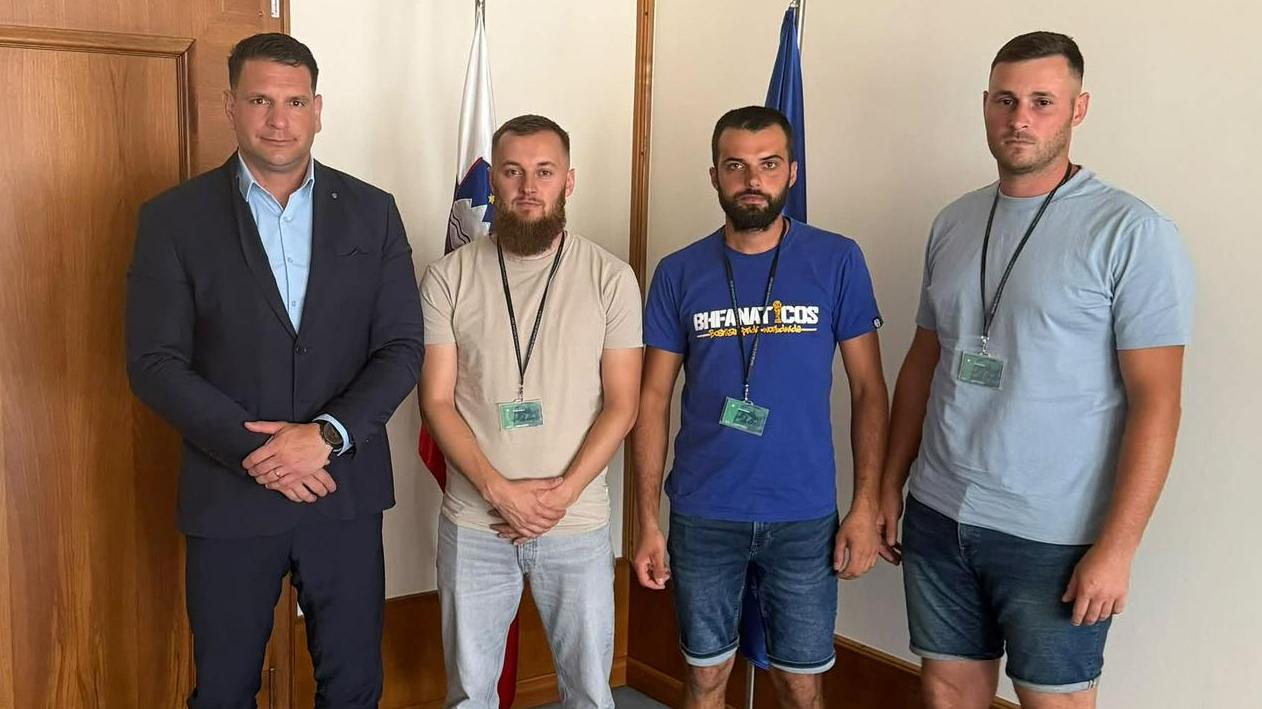 Stevanović sprejel tri delavce Progrosa in jim obljubil plačilo: Ne gre za igranje Robina Hooda