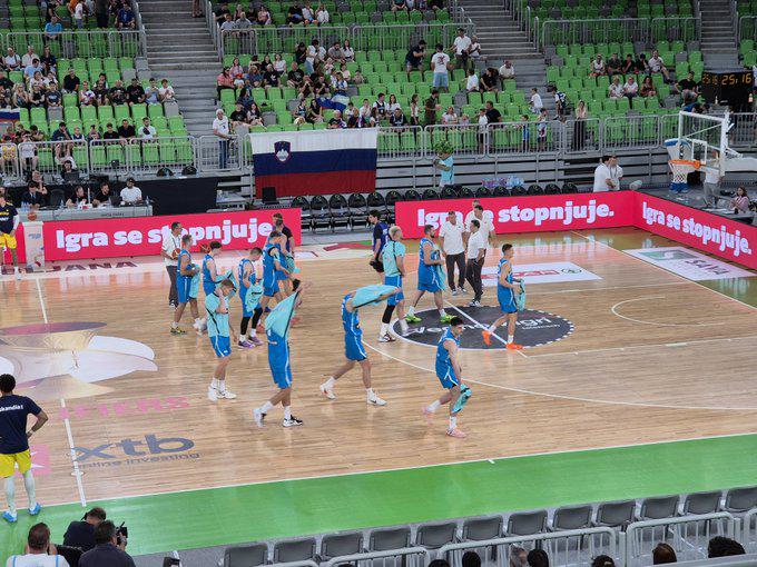 Slovenija - Švedska 24:30 (po 1. četrtini)