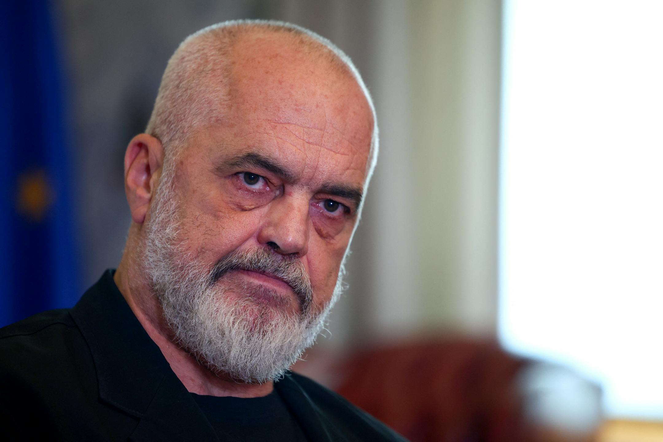 Edi Rama brani odločitev, da Albanija za koncert Kanyeja Westa nameni štiri milijone evrov