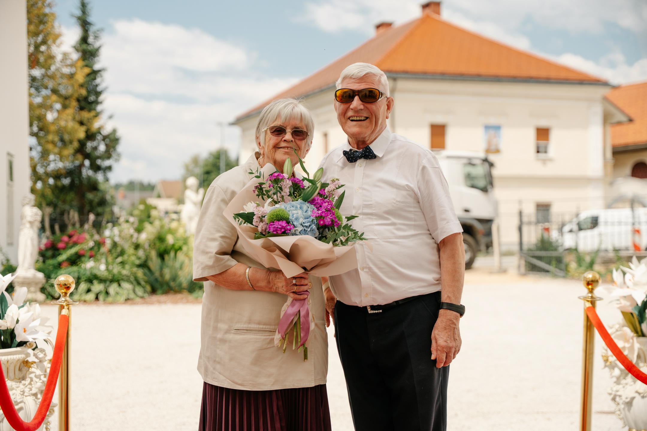 Gluhoslepa zakonca za zlato poroko obnovila poročne zaobljube