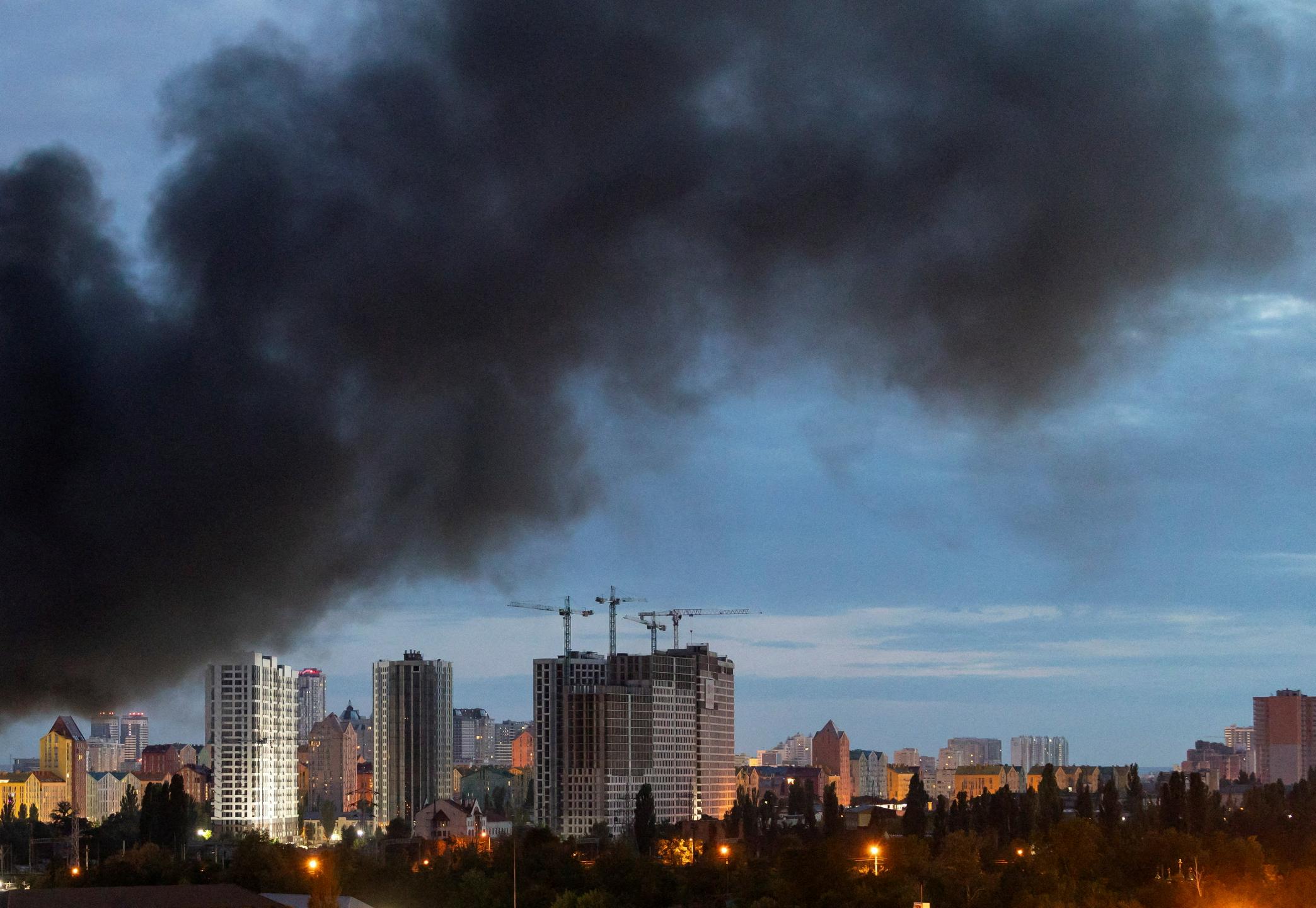 Novi ruski napadi na Ukrajino. V Kijevu ranjenih 11 ljudi, v Odesi dva ubita.