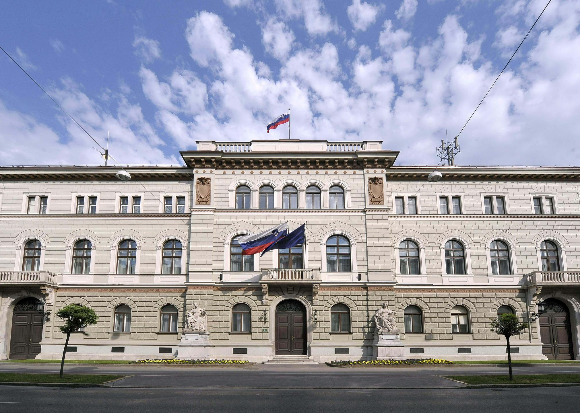 Pirc Musar bo v okviru prizadevanj za kulturo dialoga gostila predstavnike opozicije