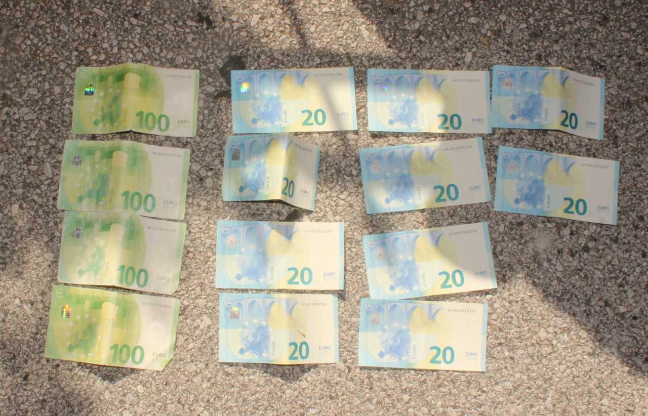 Italijan na Štajerskem unovčil večje število ponarejenih bankovcev, več jih je še vedno v obtoku