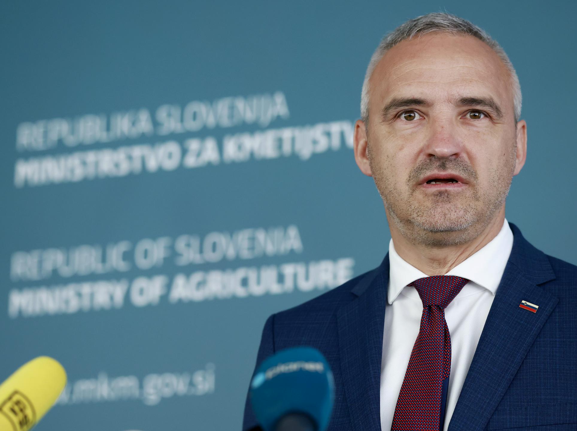 Kritike zaradi ministrovega umika razpisa za raziskave v kmetijstvu tudi na odboru DZ-ja
