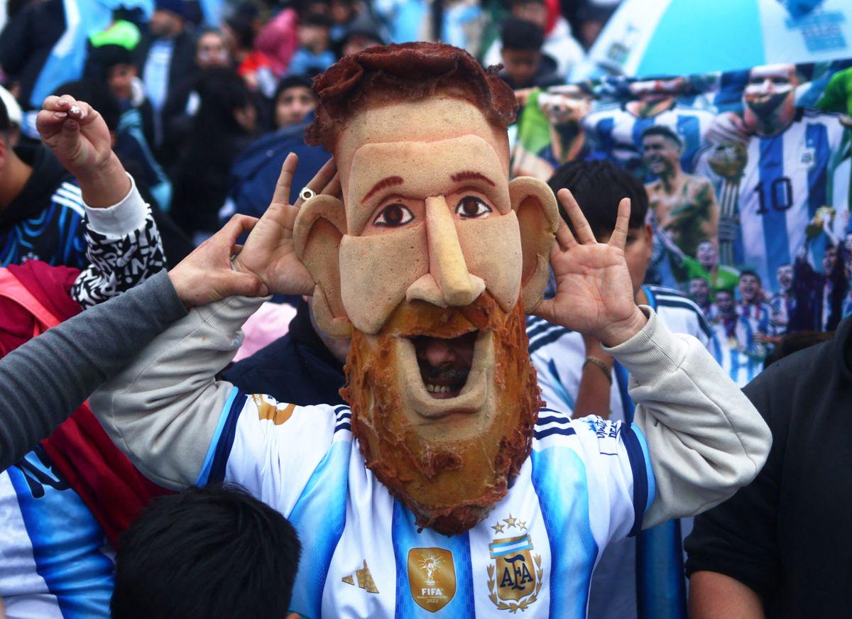 Sprejem tudi za Argentince, vendar ob odsotnosti Messija