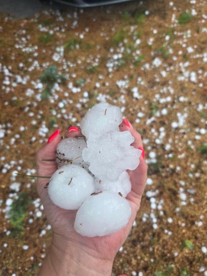Neurje na severu Jadrana in v predelih Istre, v Rovinju padala toča v velikosti oreha