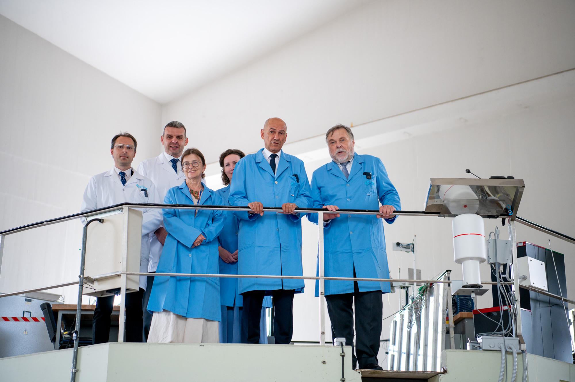 Premier Janša obiskal Institut Jožef Stefan