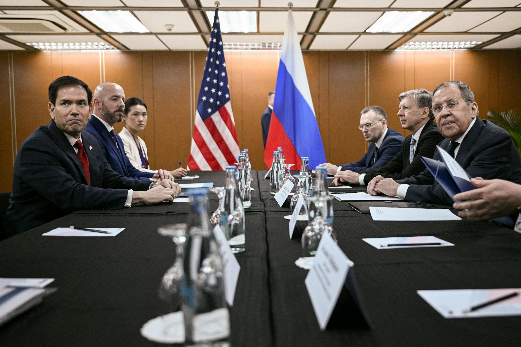Lavrov poziva k ustavitvi oboroževanja Ukrajine, ZDA napovedujejo nadaljnja prizadevanja za mir