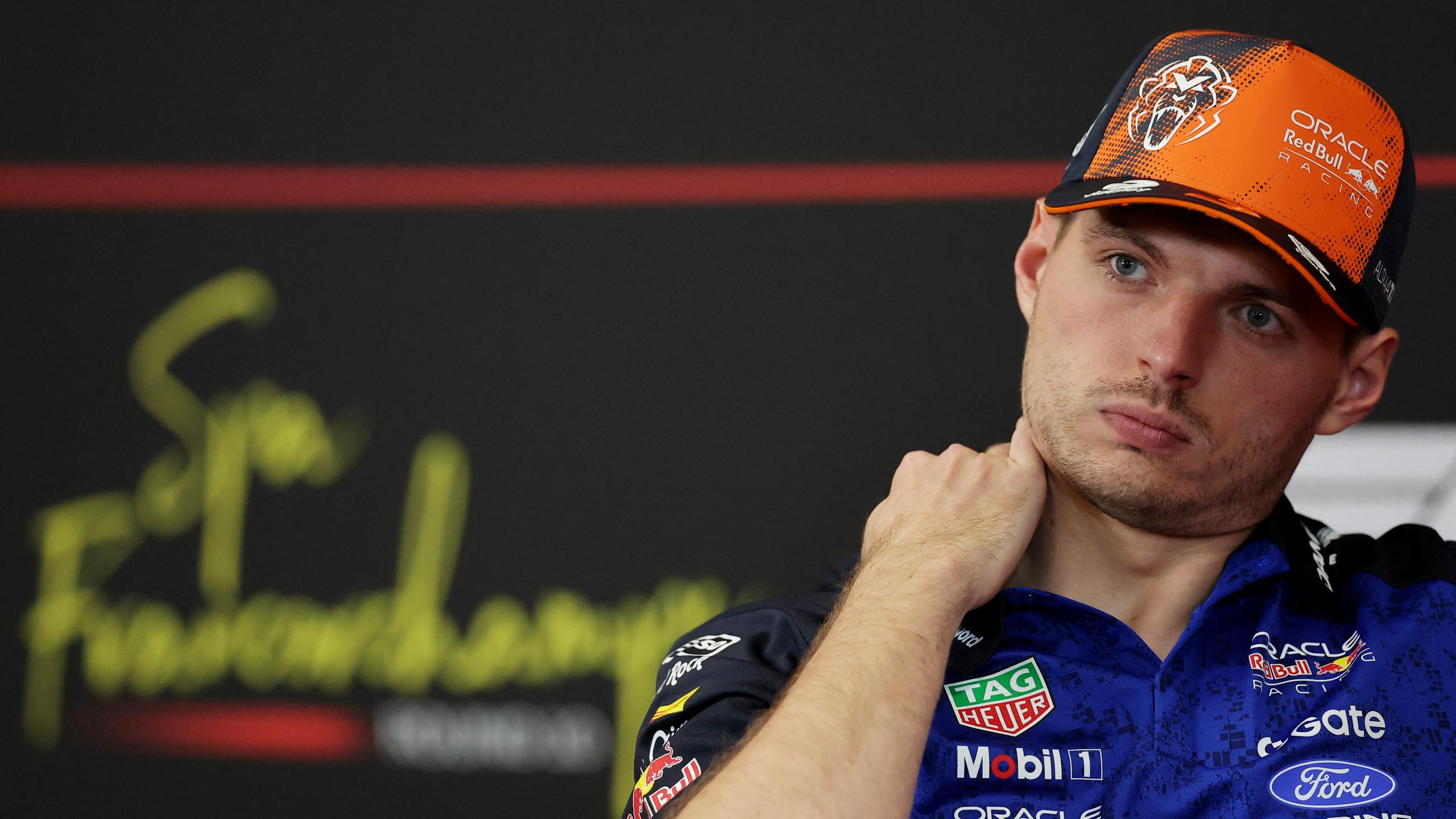 Piastri zanetil požar, Verstappen doliva olje: 