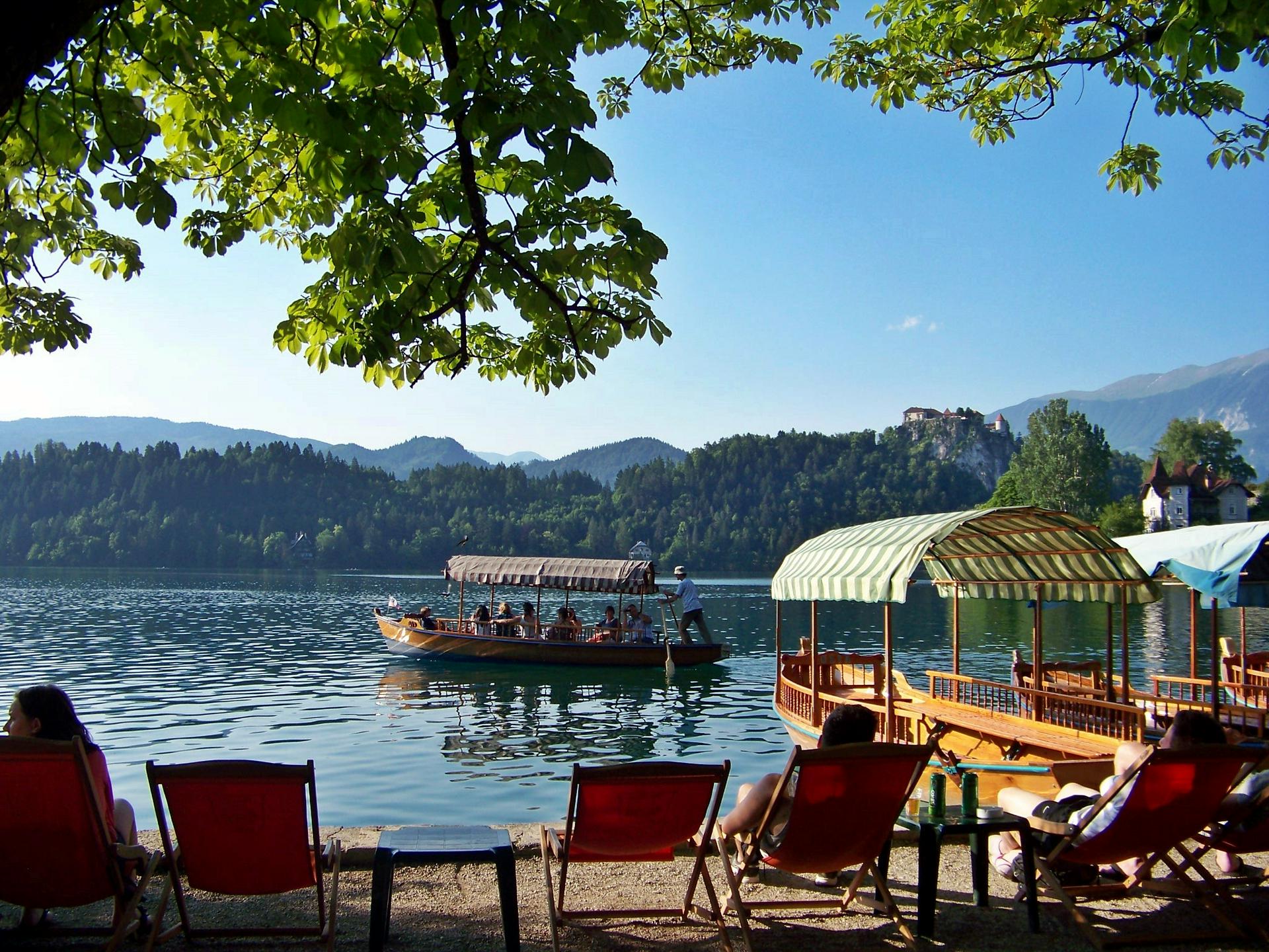 Deset izstopajočih turističnih produktov: od veslanja z olimpijci do jame pobega