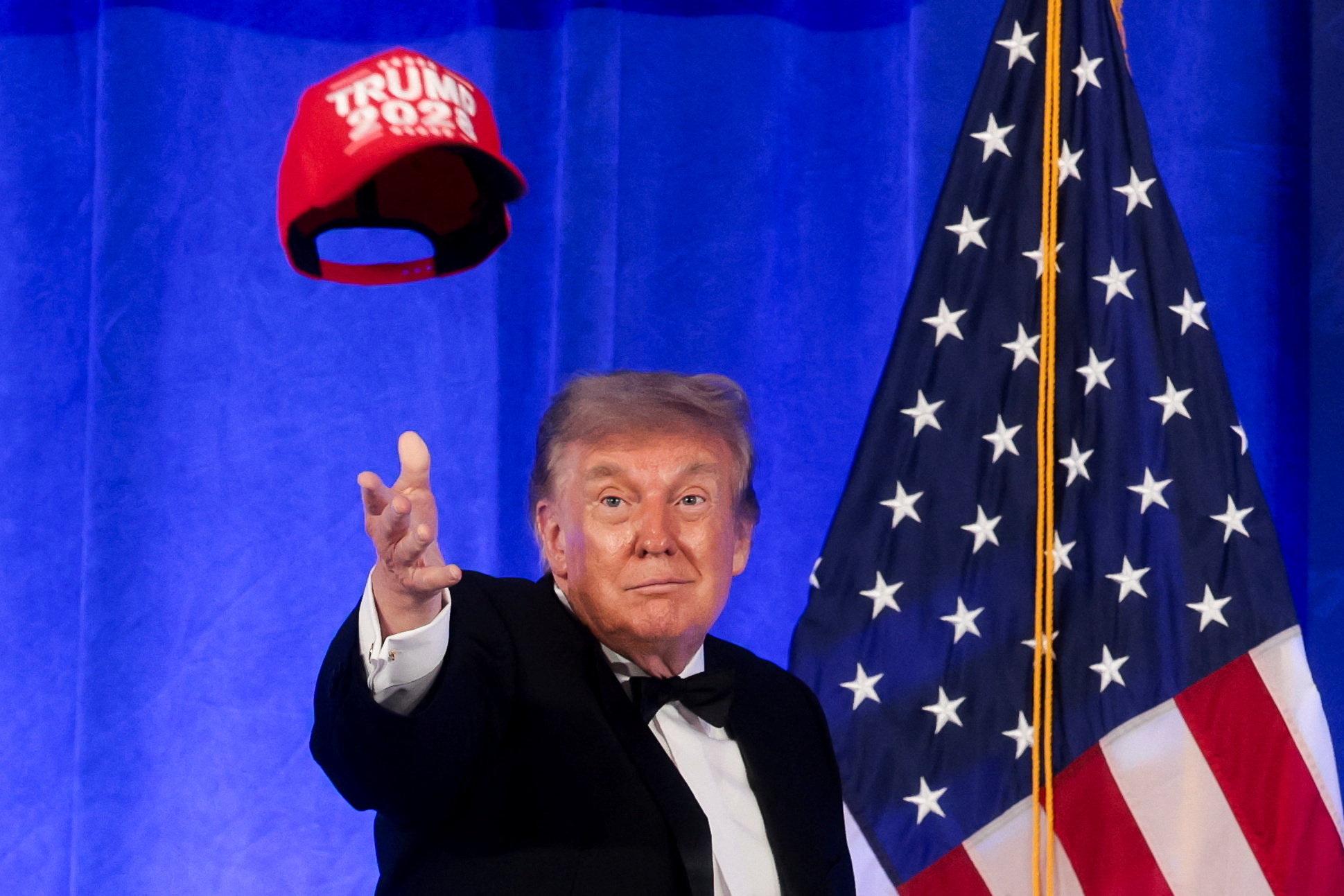 Trump na večerji dopisnikov Bele hiše stresal šale in zbadljivke na račun novinarjev