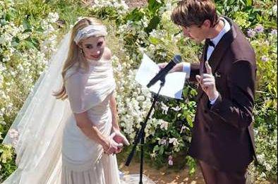 Emma Roberts v Idahu skočila v zakon s Codyjem Johnom