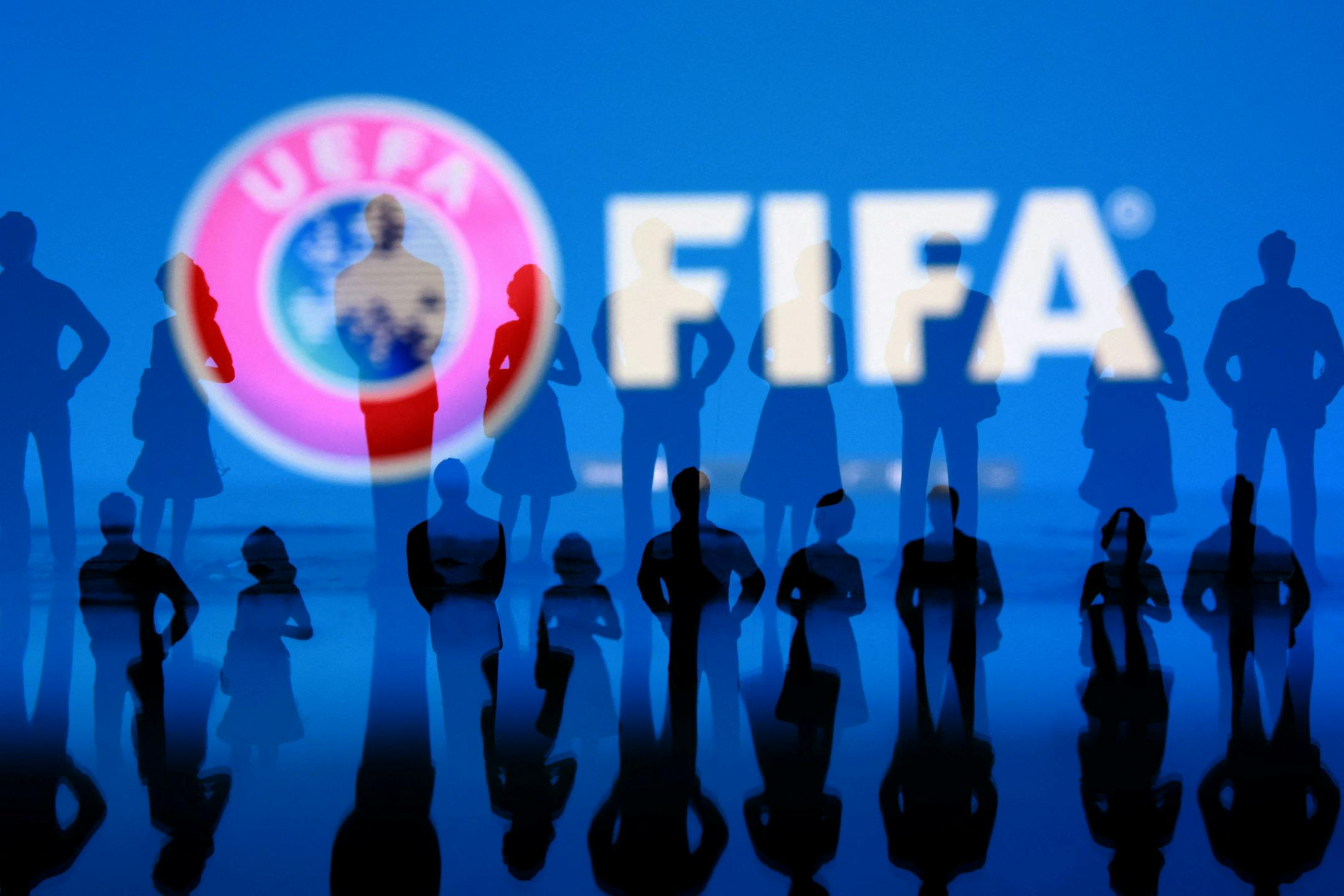 Fifa pravi, da nihče ne prodaja nogometa, a nadaljuje s spornim načrtom
