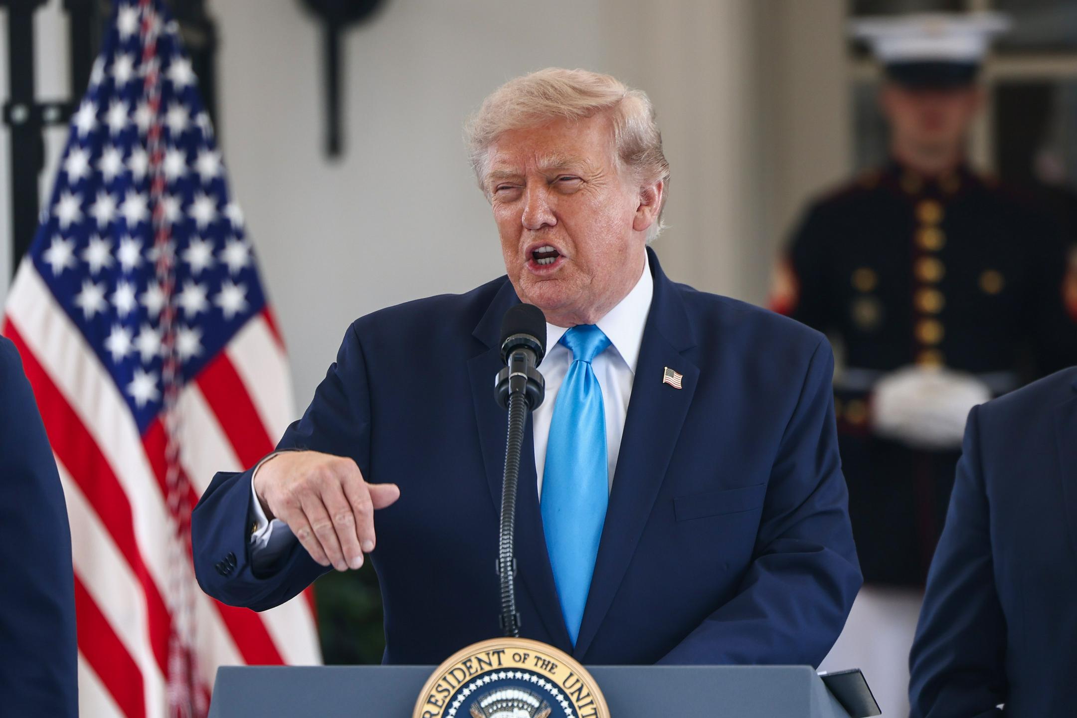 Trump brez podrobnosti napovedal pogajanja z Iranom. Teheran se še ni odzval.