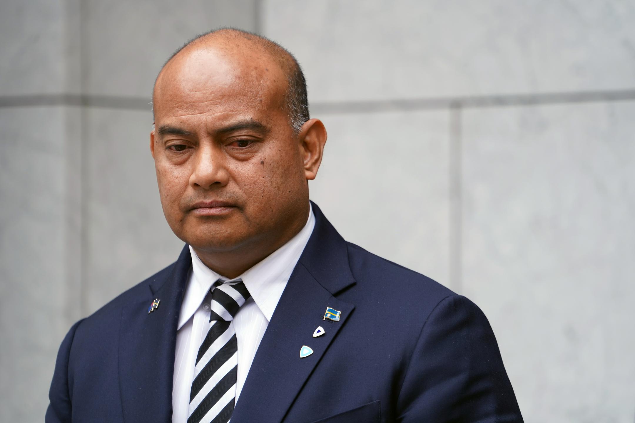Nič več Nauru, majhna tihooceanska država je po novem oz. spet Naoero