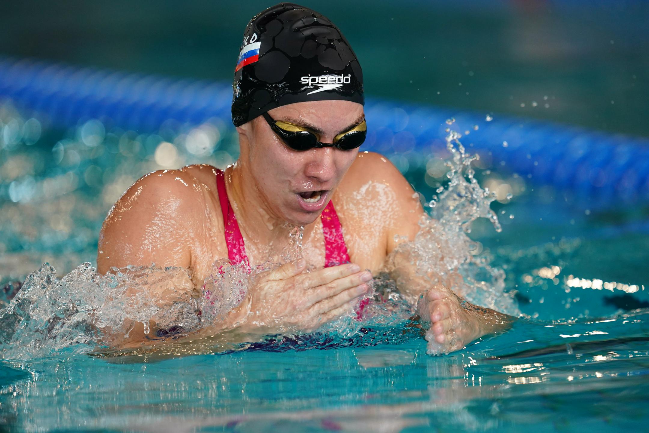 Tina Čelik s 14. časom v polfinale na 100 m prsno v Parizu