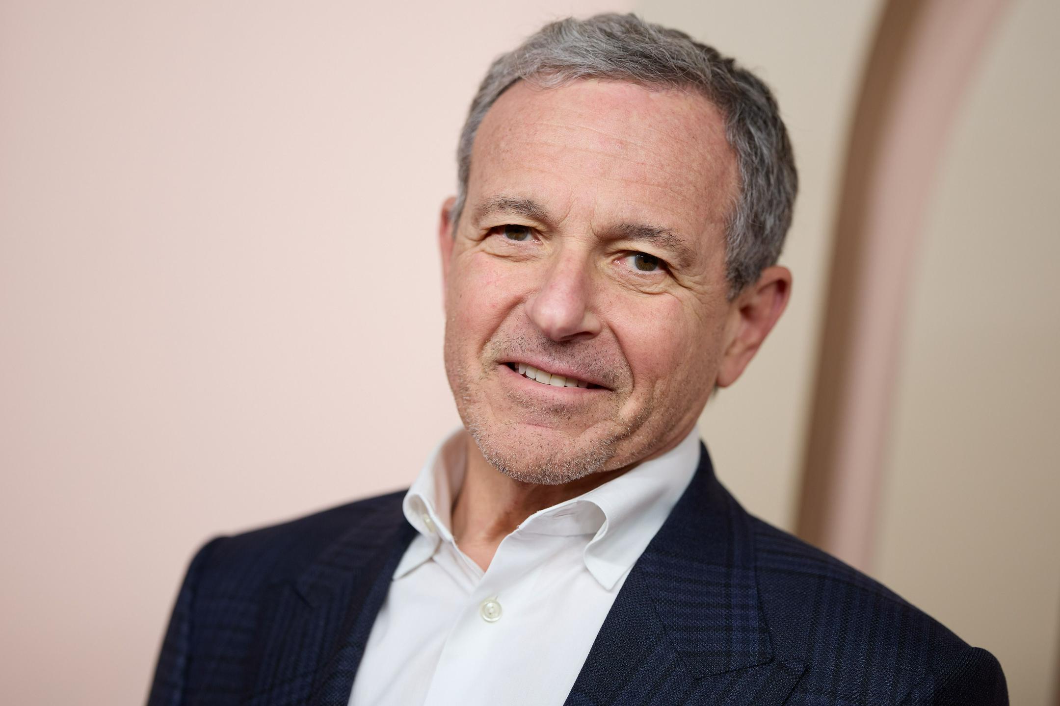 Kusner in Iger kupila Lakerse za rekordnih 12,5 milijarde ameriških dolarjev