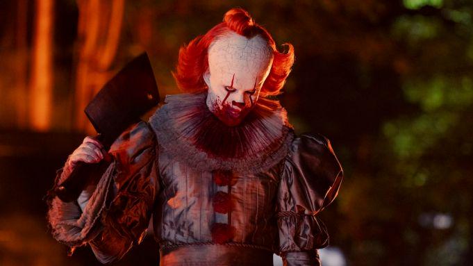 Pennywise se vrača: Zelena luč za drugo sezono nadaljevanke Dobrodošli v Derryju