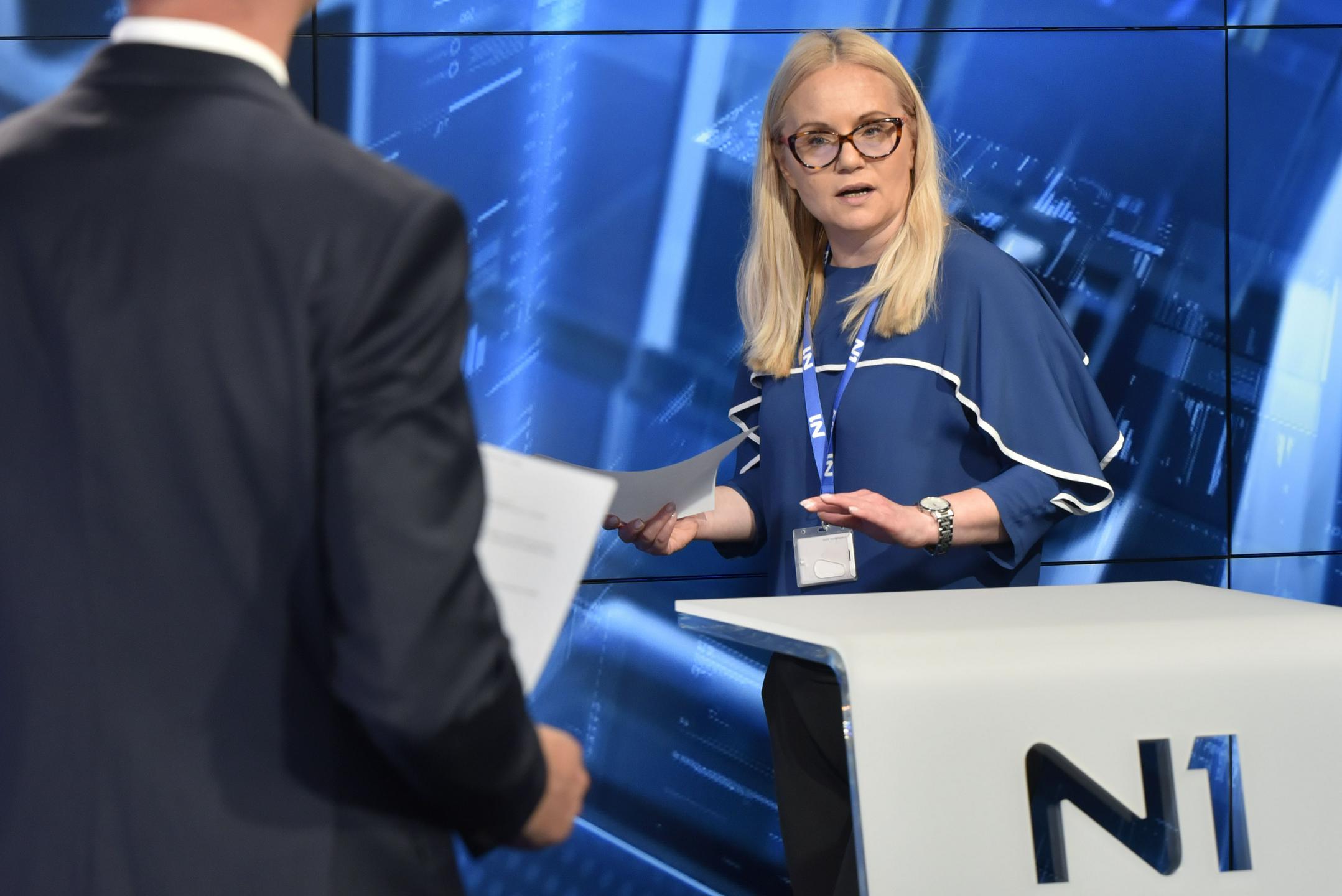 Alpac odstavil direktorje številnih medijev, neuradno tudi direktorico N1 Katjo Šeruga