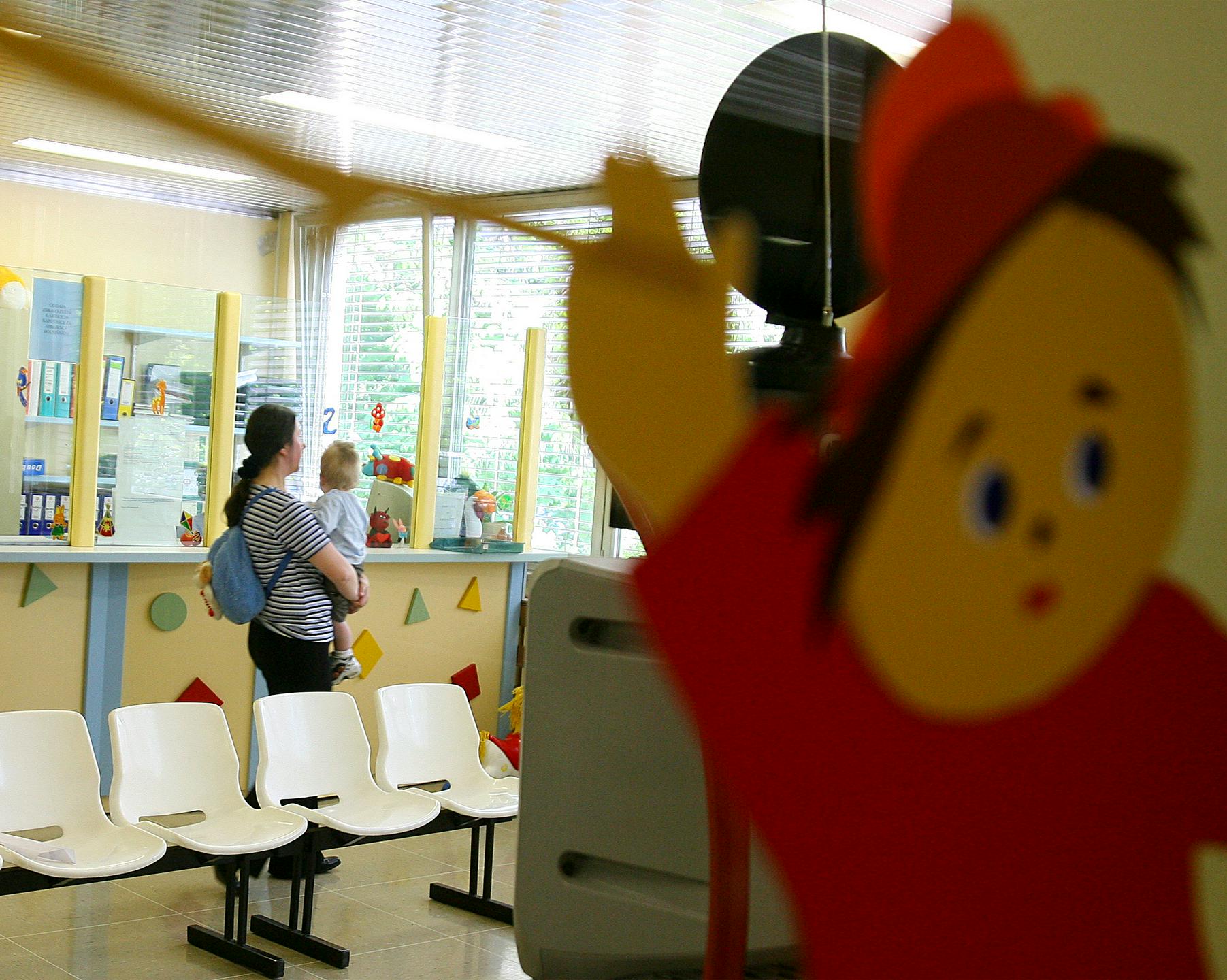 Otroci brez pediatra ostajajo brez preventivnih pregledov in obveznega cepljenja
