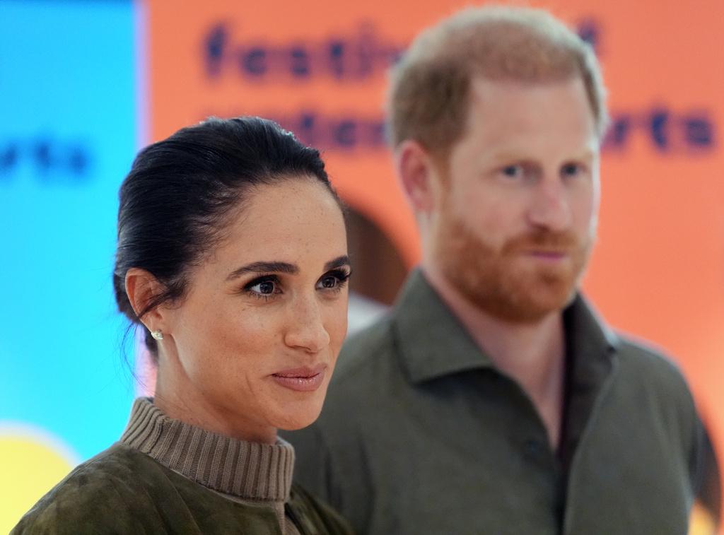 Meghan Markle naj bi se dogovarjala za vlogo v seriji Gospodje
