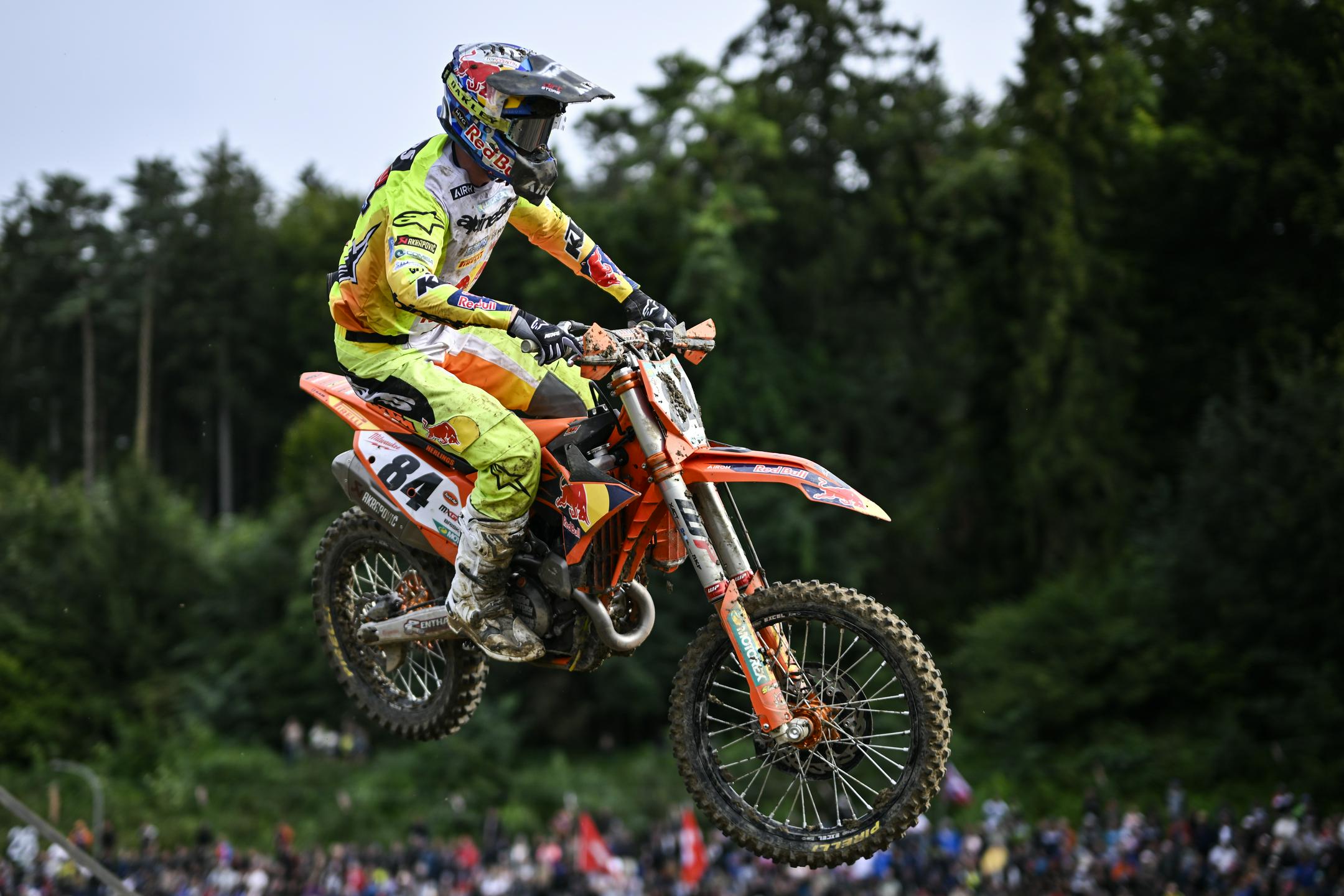 Herlings nadaljuje zmagovito serijo, Gajser po napaki brez stopničk
