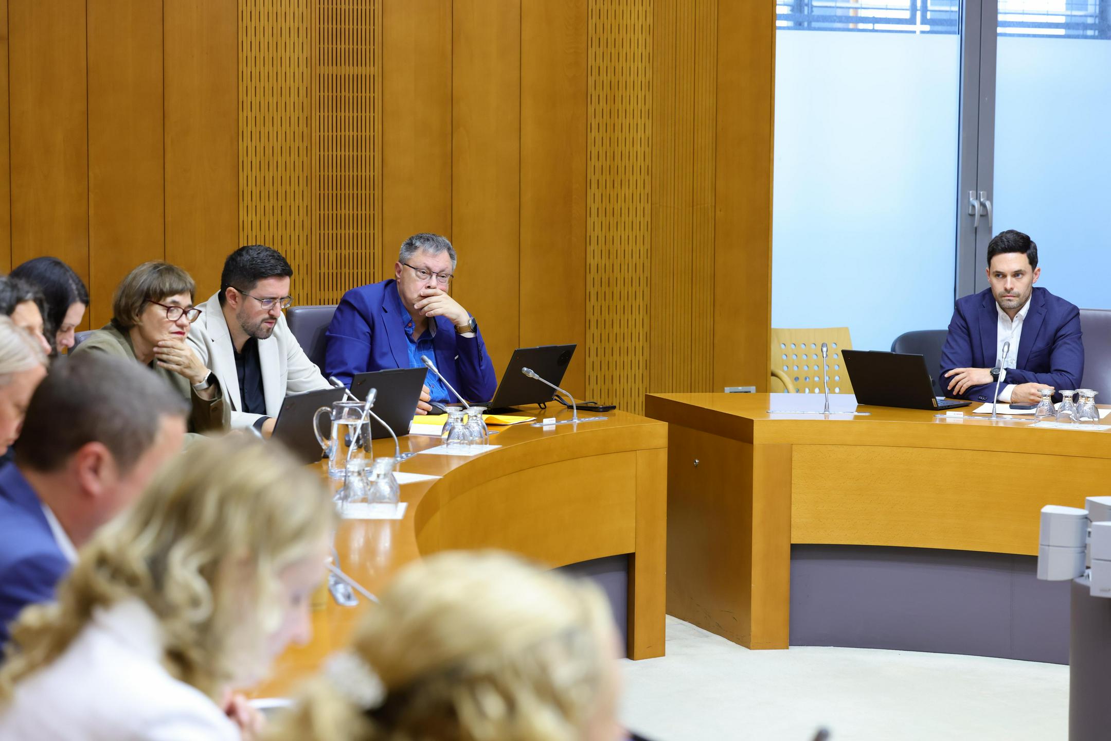 Opozicija razmišlja o ustavni presoji referenduma o volilni pravici tujcev