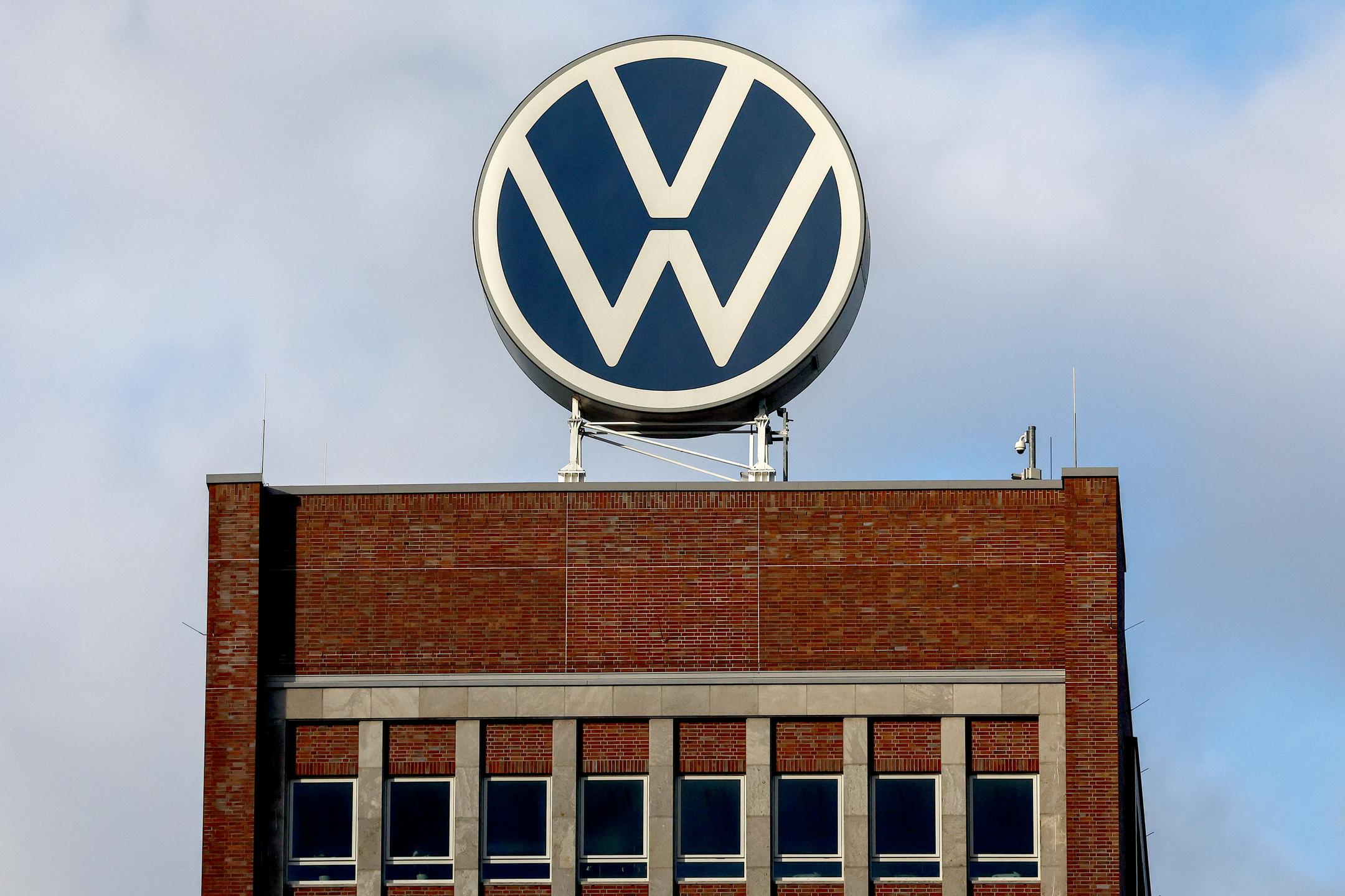 Delavci Volkswagna od uprave zahtevajo natančne odgovore o načrtovanih ukrepih, tudi odpuščanju