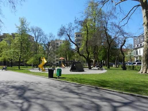 Terenske vaje: Cikel, ki z vsako izvedbo zaseda drug negalerijski prostor