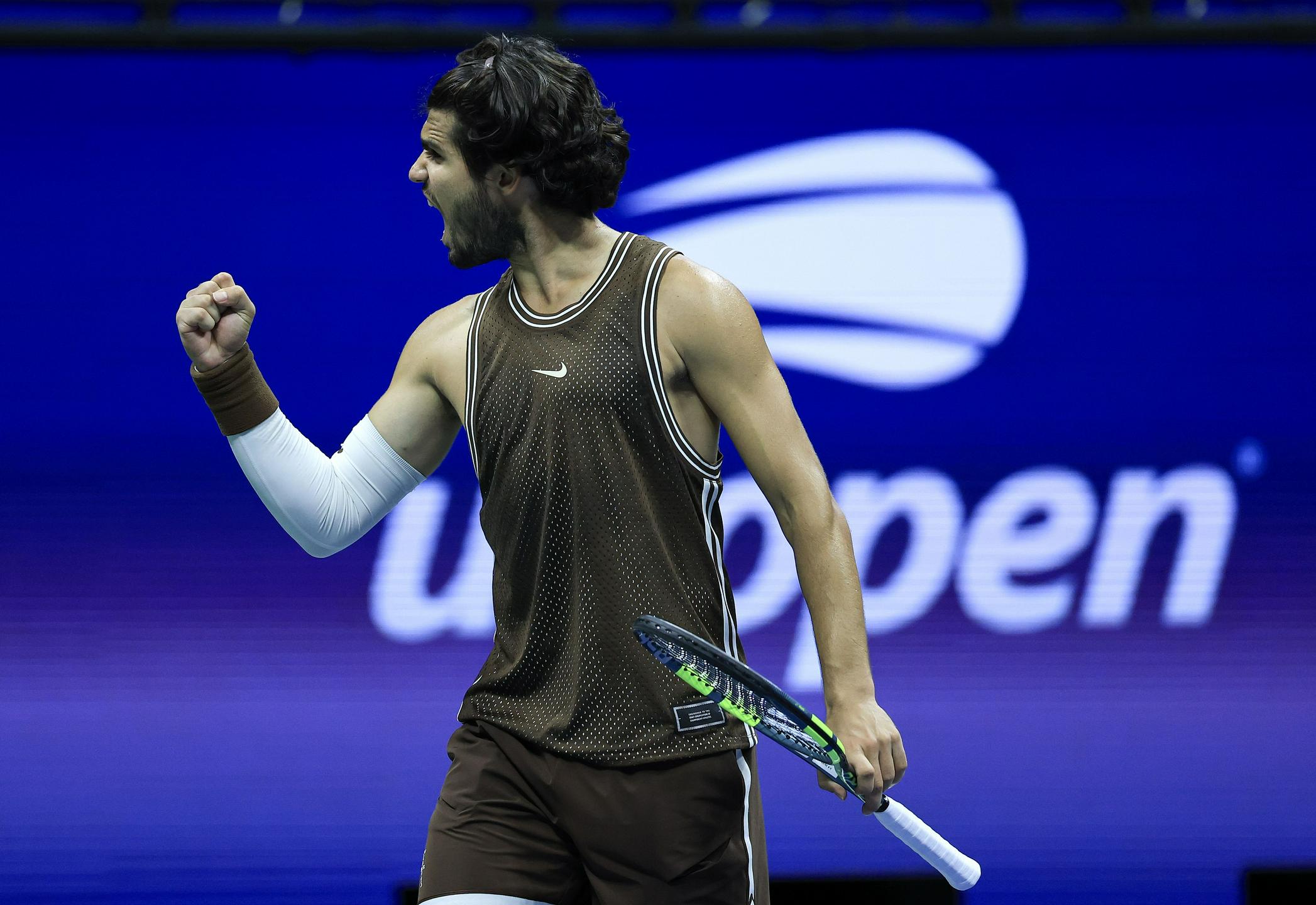 Sabalenka zanesljivo v osmino finala, Alcaraza čaka Kitajec Vu