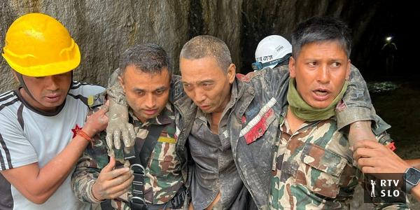 Photo: Rtvslo Népal : un travailleur chinois secouru plus d'une semaine après les inondations