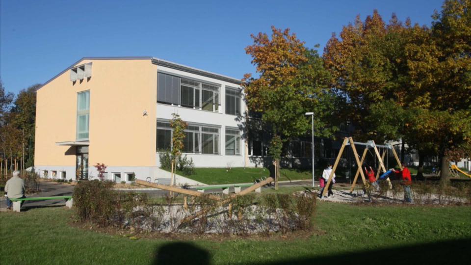 Več 100 učencev dveh ljubljanskih osnovnih šol odsotnih od pouka zaradi prebavnih težav