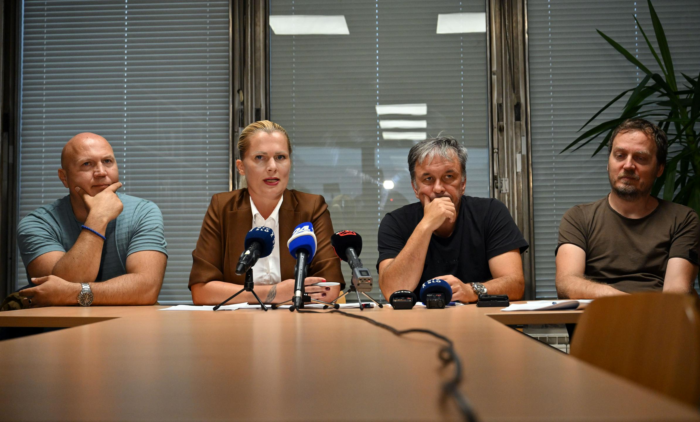 Sindikati opozarjajo na "divji zahod" v avtoprevozništvu: "Državna pomoč kršiteljem je nedopustna"